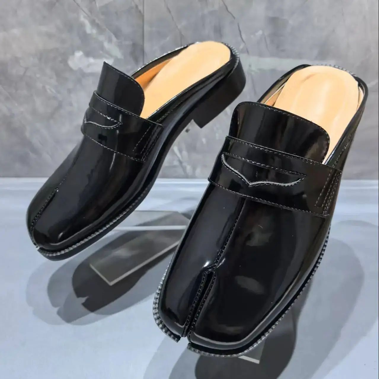 Split Toe Tabi Men's Slippers  - Men Shoes Black のレビューと価格