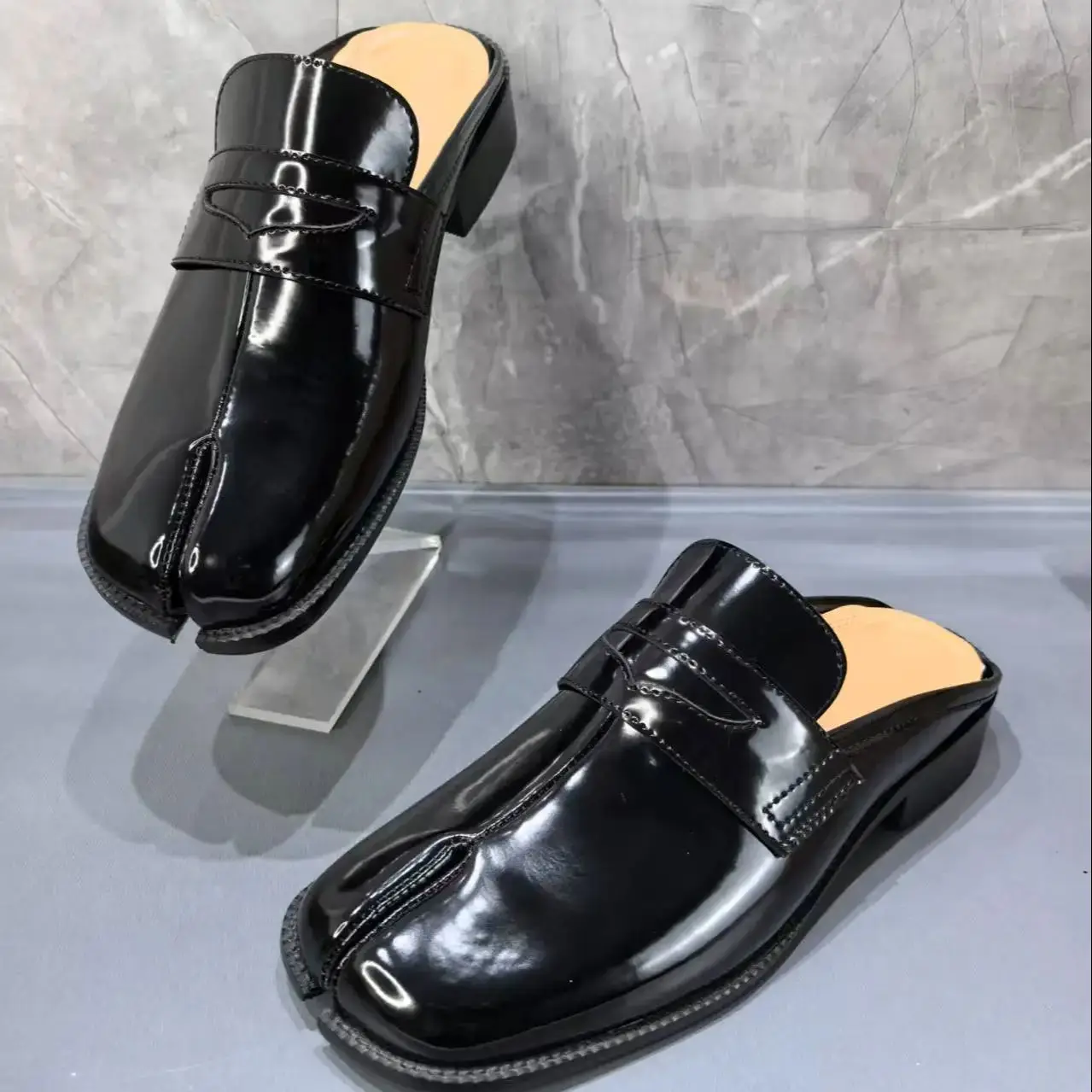 Split Toe Tabi Men's Slippers  - Men Shoes Black のレビューと価格