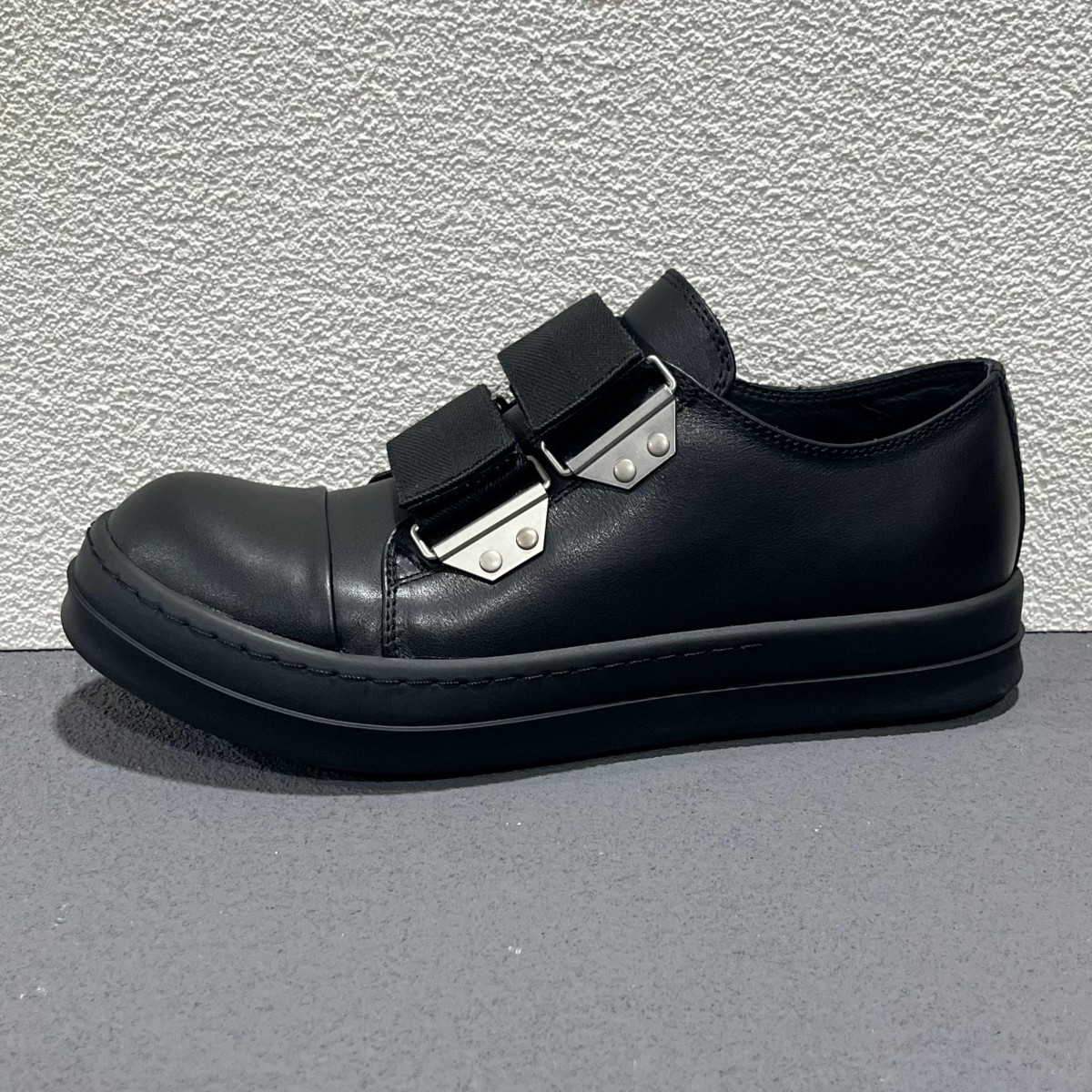 26SS New Ro Luxury Low Top Sne - Men'S Shoes With Velcro のレビューと価格