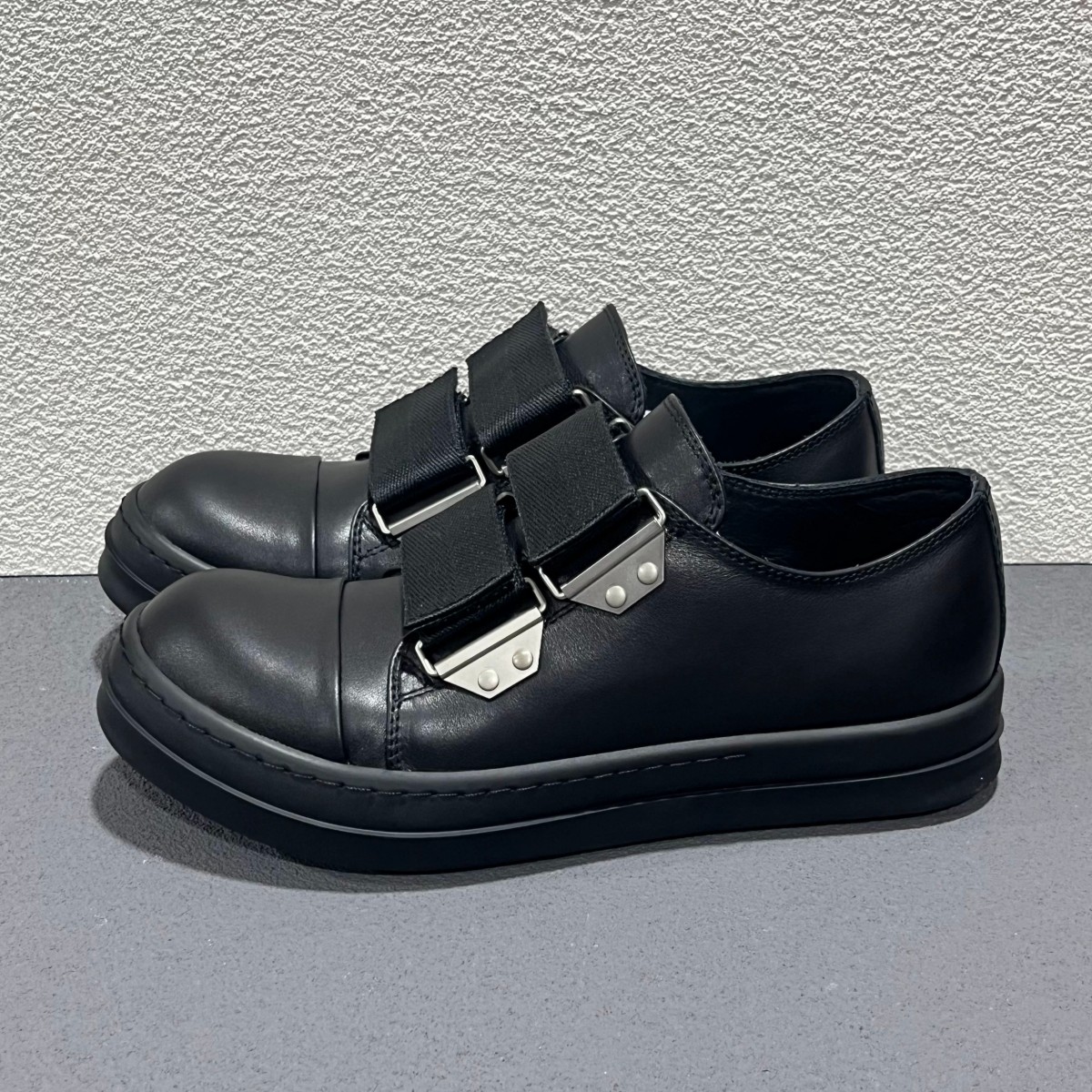 26SS New Ro Luxury Low Top Sne - Men'S Shoes With Velcro のレビューと価格