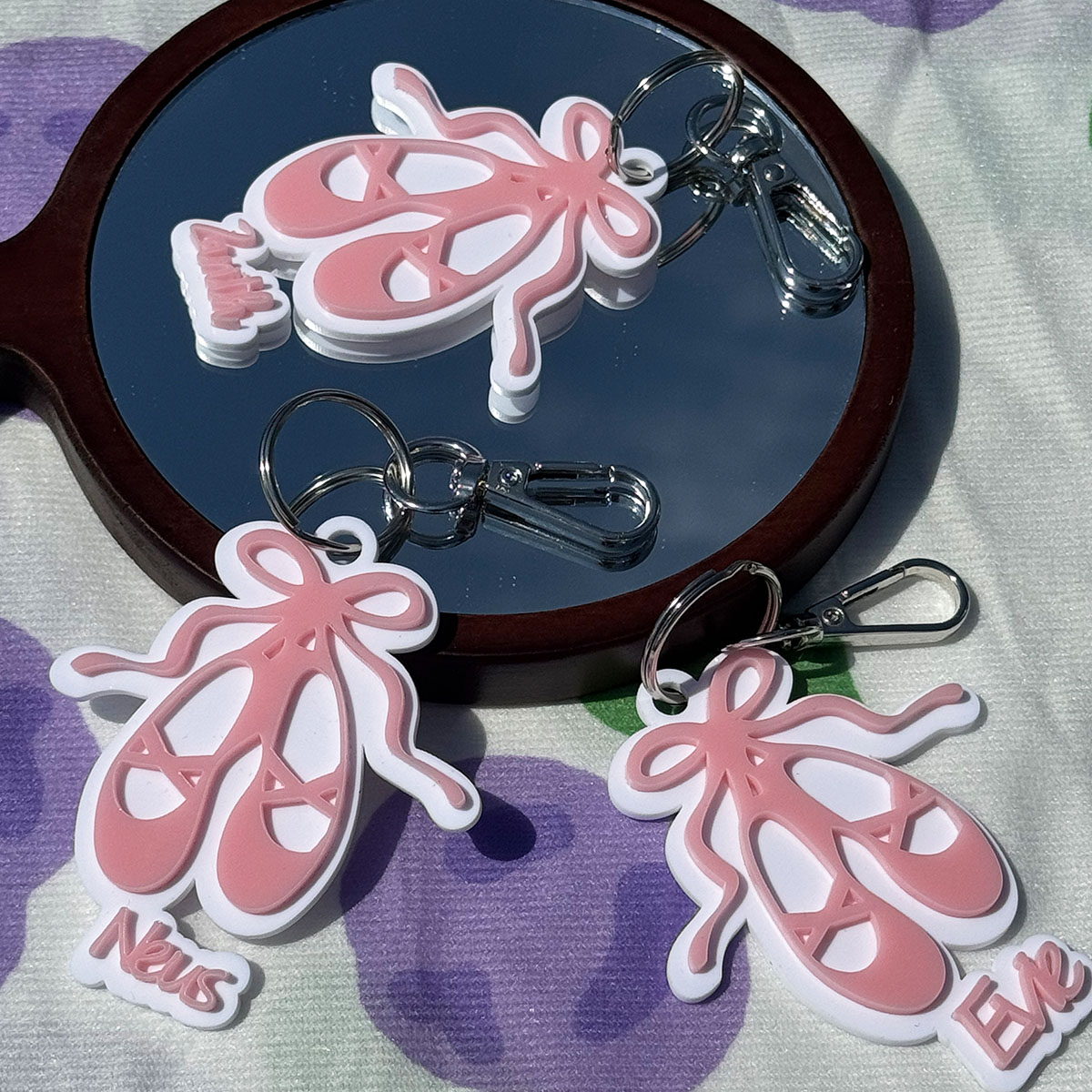 Custom Name Acrylic Keychain P - Men Shoes Name のレビューと価格